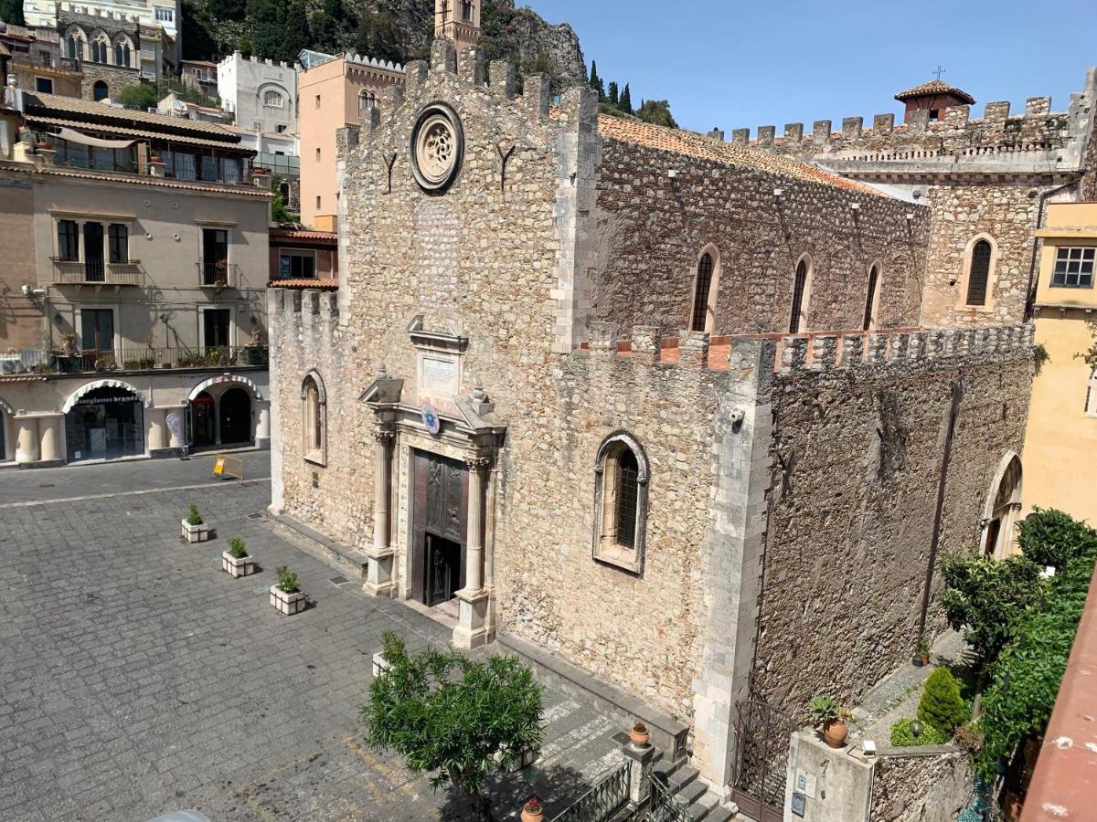 Duomo Square Apartment Taormina Bagian luar foto