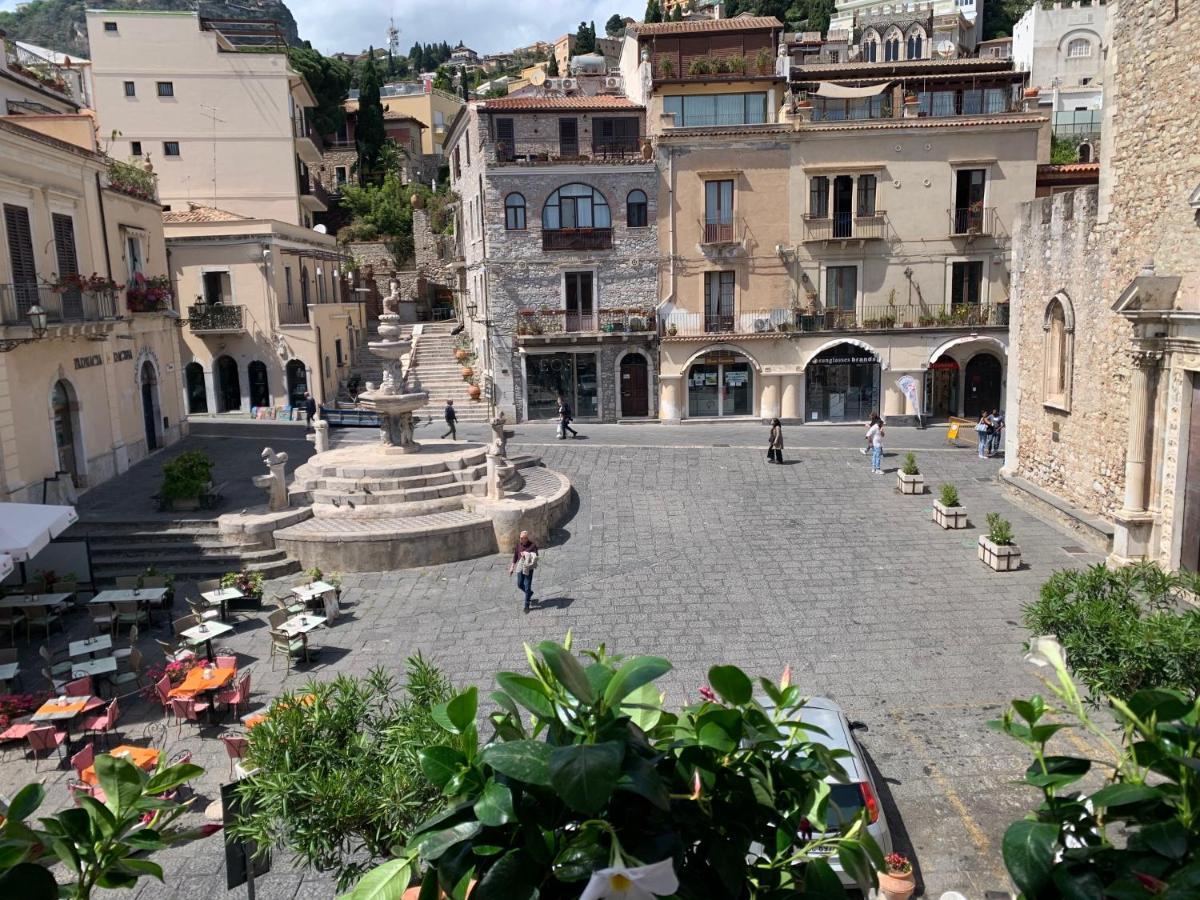 Duomo Square Apartment Taormina Bagian luar foto