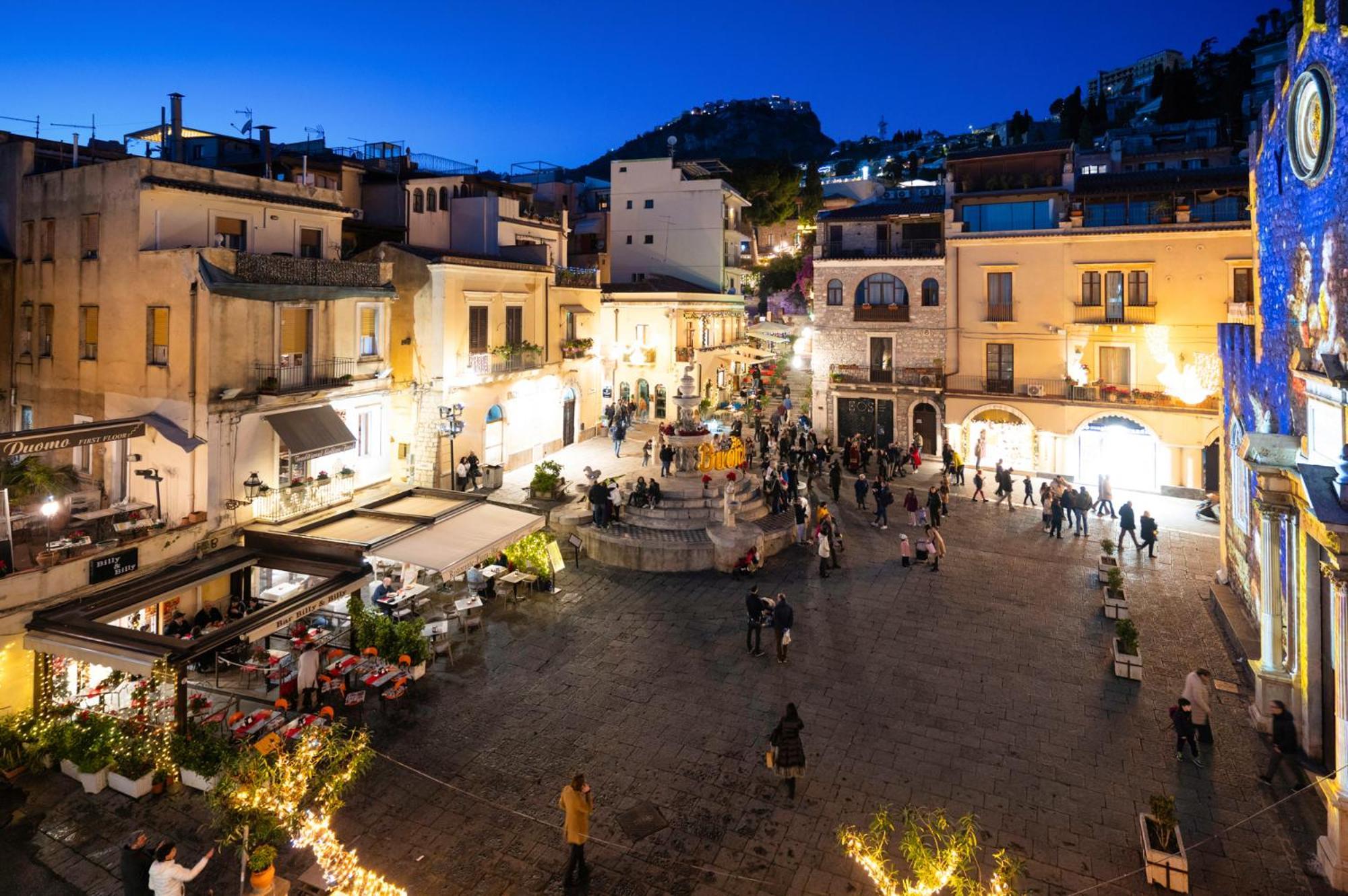 Duomo Square Apartment Taormina Bagian luar foto